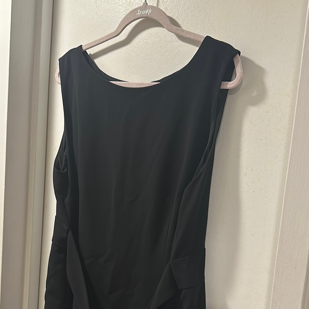 Elegant Black Sleeveless Dress